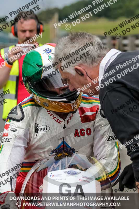 Vintage motorcycle club;eventdigitalimages;mallory park;mallory park trackday photographs;no limits trackdays;peter wileman photography;trackday digital images;trackday photos;vmcc festival 1000 bikes photographs